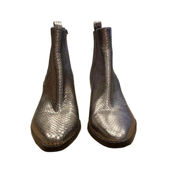 MICHAEL KORS Sinclair Metallic Embossed Silver Leather Swiftie Cowboy Boot 6 - Picture 10 of 16